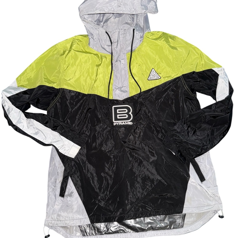 Black Pyramid pull over windbreaker 🔥